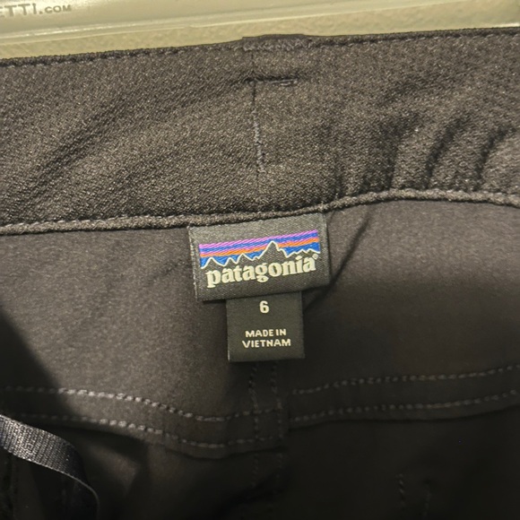 Patagonia Women’s Skyline Traveler Pants - Picture 3 of 3